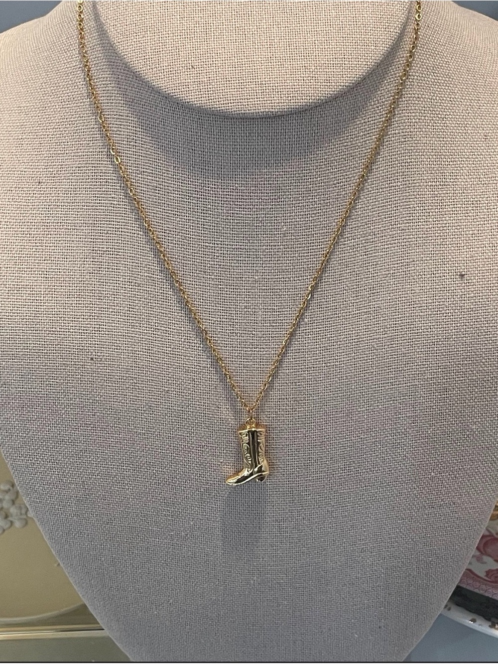 Vintage Gold Tone Cowboy Boot Pendant Necklace - Women Jewelry